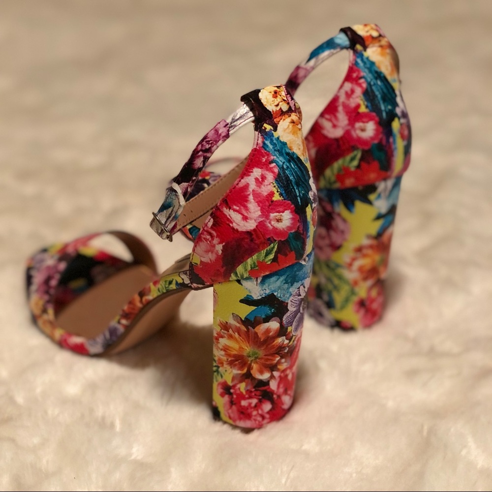 Steve Madden Carrson Floral Block Heel Sandal